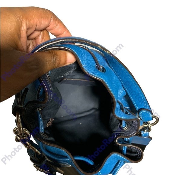 Coach Turquoise Jes Drawstring Horse & Carriage Bucket Bag 8 1/4Lx10Hx5W - Picture 9 of 11